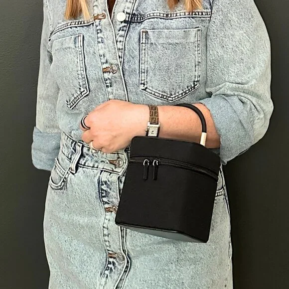 Gucci Tom Ford Era Vintage Monogram Box Vanity Bag in Black - Picture 8 of 10